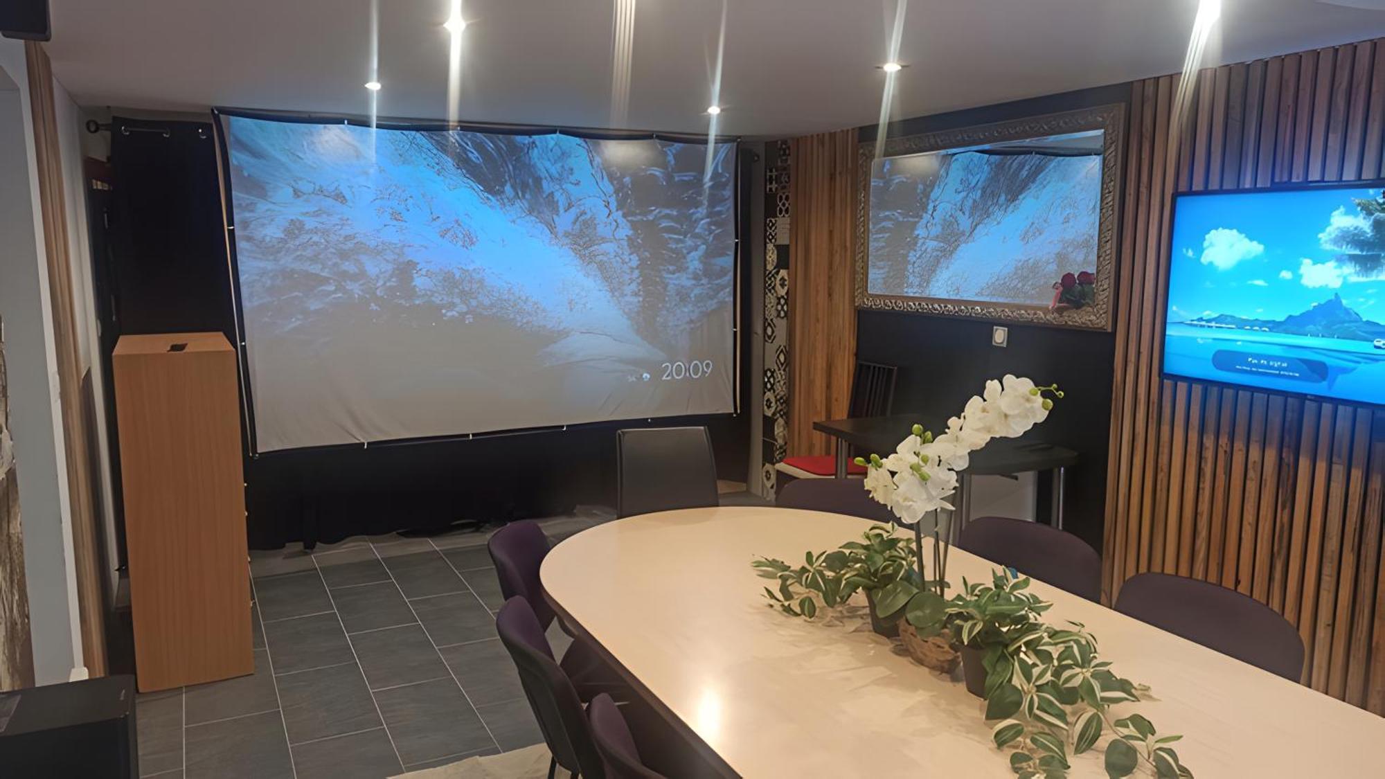 Rez De Jardin & Salle De Reunion La Ferriere  Екстер'єр фото
